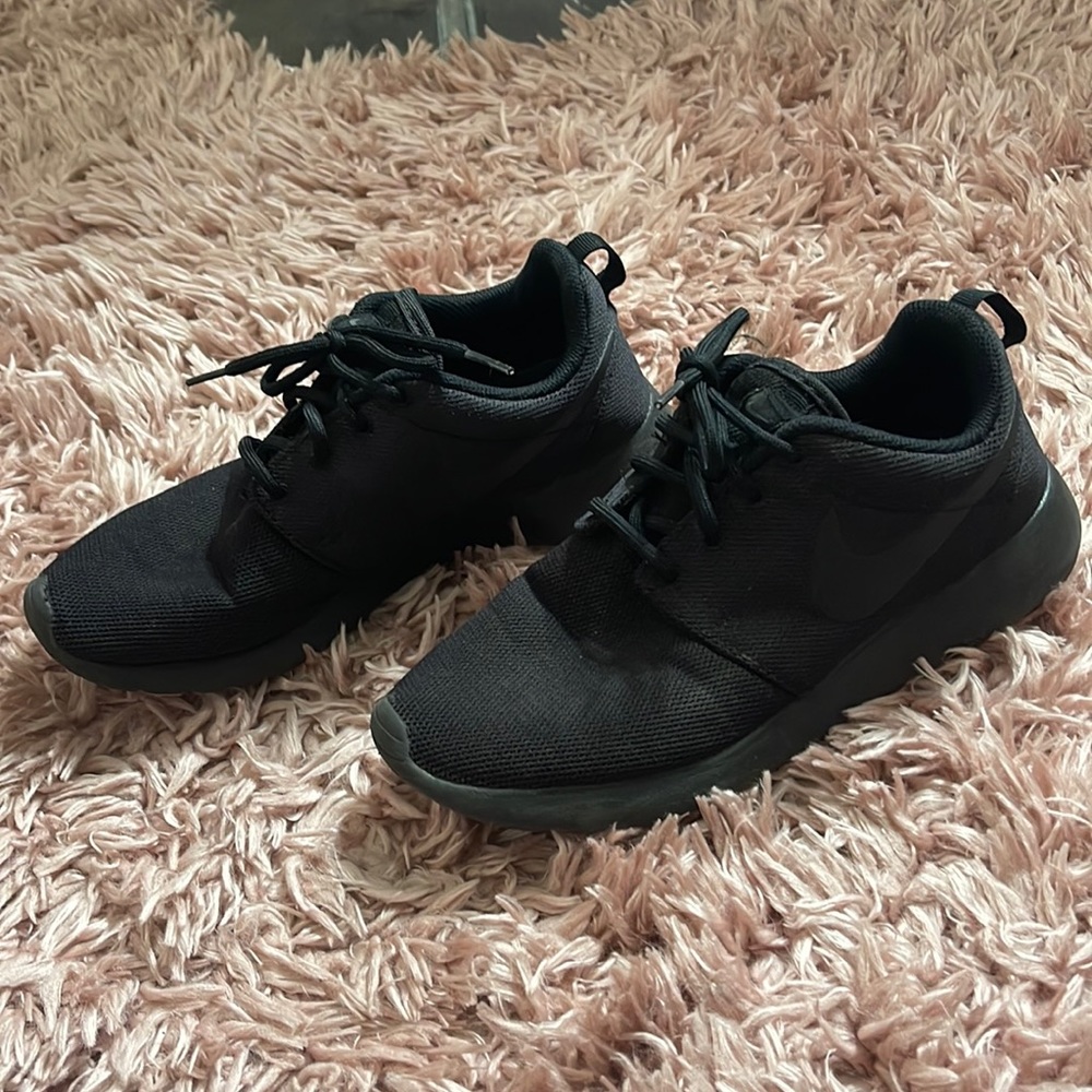 Nike Roshe Size 8